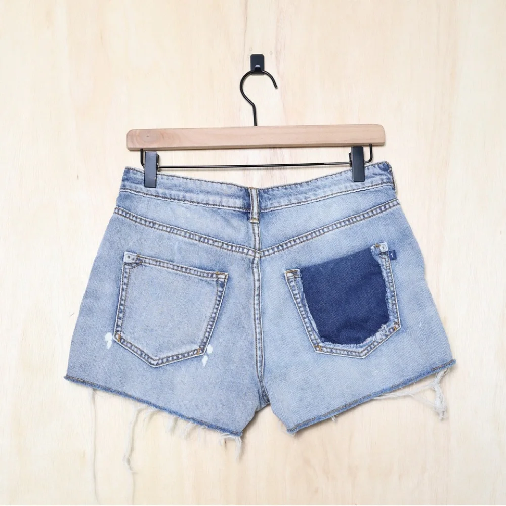 Anthropologie Pilcro Cut-Off‎ Distressed Denim Shorts Size 27 - Picture 3 of 4